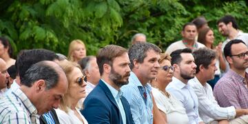 Cresto y Azcué se mostraron juntos como muestra de unidad durante la transición