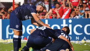 Festejo leproso tras el gol de Reali.