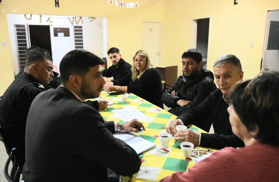 Foro de seguridad para vecinos de barrios Villa Dominga e Italia