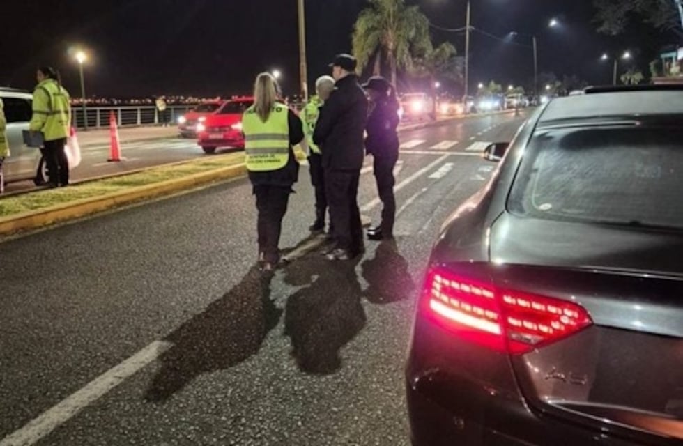 Posadas: un abogado se atrincheró en su auto para evitar que se lo secuestren