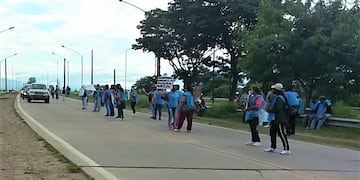 Dirigentes y afiliados al SEOM manifestaron este jueves en Libertador General San Martín.