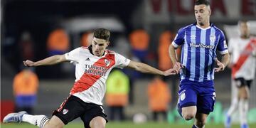 River es más que Atlético, pero no puede doblegar a la defensa y Carlos Lampe, el arquero tucumano. (Foto: baires)