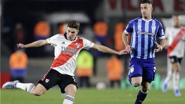 River es más que Atlético, pero no puede doblegar a la defensa y Carlos Lampe, el arquero tucumano. (Foto: baires)