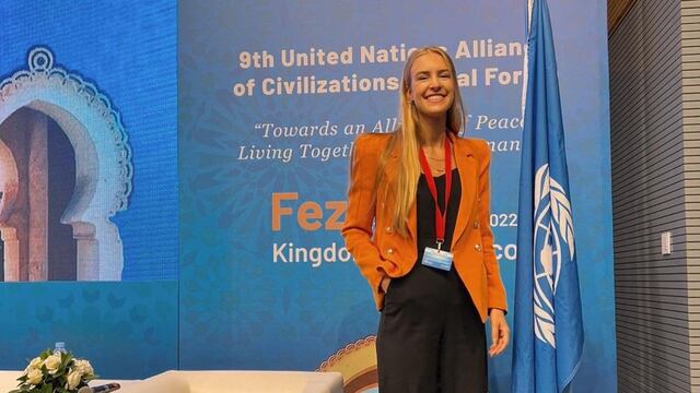 Bahía Agustina Giatti se esforzó estudiando y, ahora, vive una película.