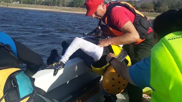 Córdoba. Rescataron a un kitesurfista en el lago San Roque. (Policía de Córdoba)