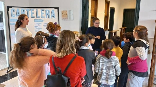 Visita al CCE de alumnos de la Escuela de Educación Estética Nº 2