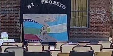 Alumnos de una escuela de Neuquén habrían juraron por la bandera mapuche