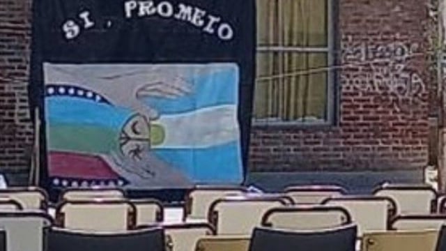 Alumnos de una escuela de Neuquén habrían juraron por la bandera mapuche