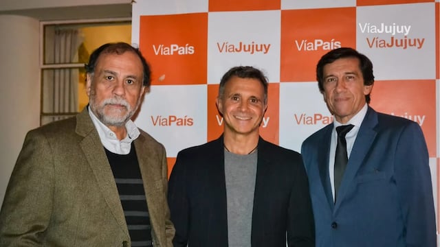 Sergio Lapegue junto al Ministro de Gobierno, Normando Álvarez García y el Ministro de Hacienda, Carlos Sadir.