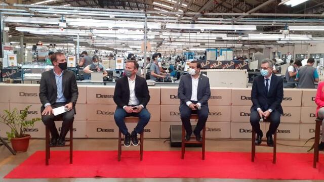 El gobernador Herrera Ahuad participó del acto junto con otras autoridades.