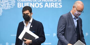 Carlos Bianco, jefe de Gabinete, y Daniel Gollan, ministro de Salud de la provincia de Buenos Aires
