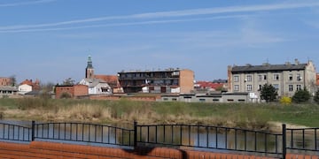 Los cordobeses viajaron a Srem, Polonia, y fueron víctimas de una estafa.