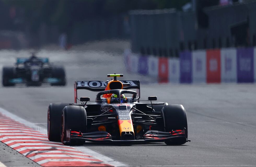 F1: Checo Pérez, en una vibrante carrera en Azerbaiyán