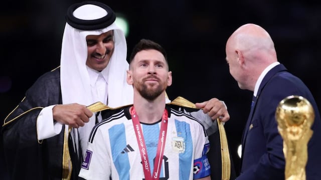 La nueva camiseta de la Selección Argentina tiene detalles dorado por el campeonato del mundo. Foto: Los Andes