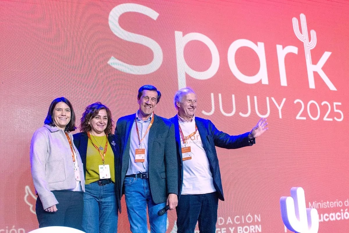 Mercedes Fonseca, Miriam Serrano, Carlos Sadir y Gerardo della Paolera, en la apertura del festival Spark este sábado en la capital jujeña.