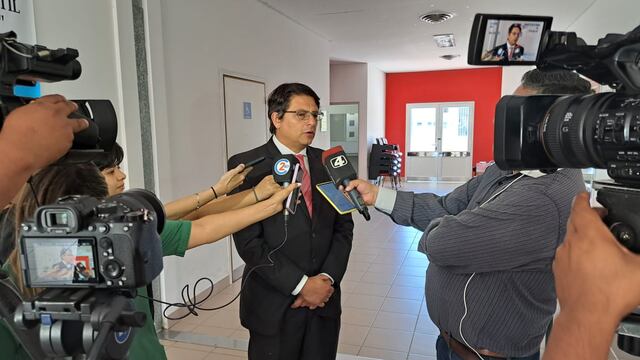 En diálogo con los medios el procurador general del MPA de Jujuy, Sergio Enrique Lello Sánchez.