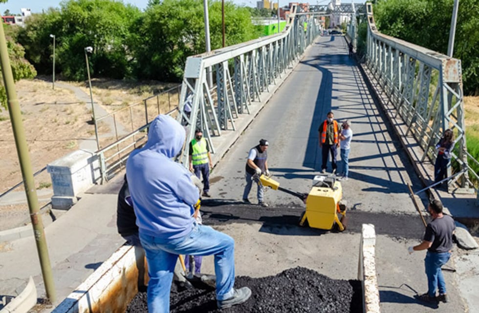 Reabren el tránsito en el histórico puente de Rawson