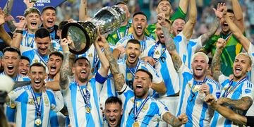 Argentina mantiene su liderazgo en el Ranking FIFA (AP Foto/Rebecca Blackwell)