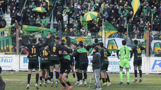 Puerto Comercial derrotó a Rosario Puerto Belgrano en la final de los playoff. (Foto: Emilia Maineri-La Nueva).