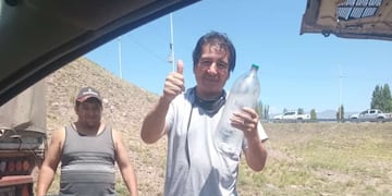 Uno de los camioneros a los que Morena le dio agua fresca el día martes.