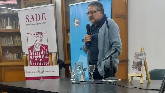 Víctor Acosta presentó su nuevo libro “Venganza, rebeldías y otras entrerrianías” en Paraná.