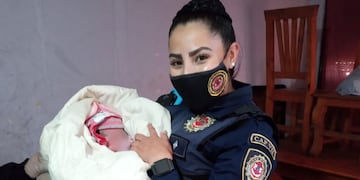 Nacimiento. Policías ayudaron a una mujer a dar a luz (Policía de Córdoba).