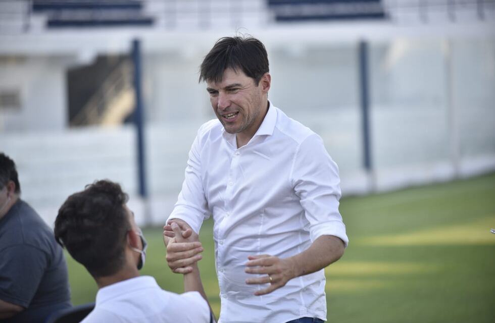 Ahora sí, Alexander Medina es el técnico del Inter de Porto Alegre