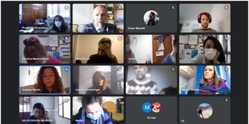 Profesionales del Consultorio Amigable de Tres Arroyos disertaron en reunión provincial de efectores.