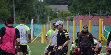 Así fue la presentación del nuevo entrenador de Santamarina
