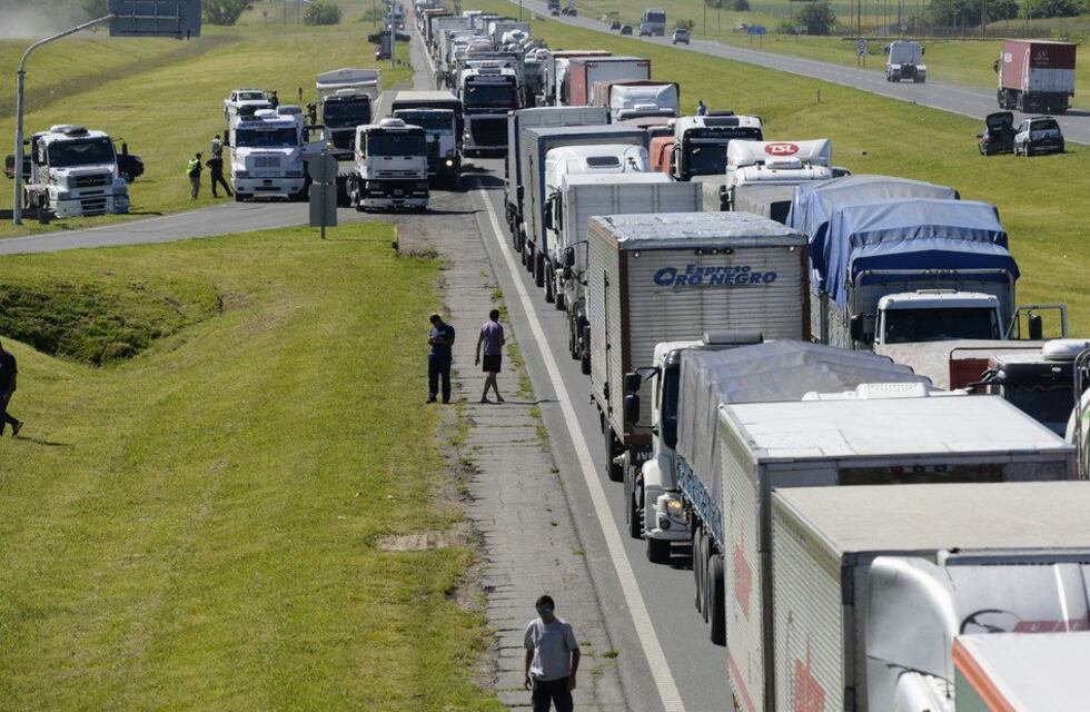 El paro de transportistas afecta a Fiat y Renault en Córdoba