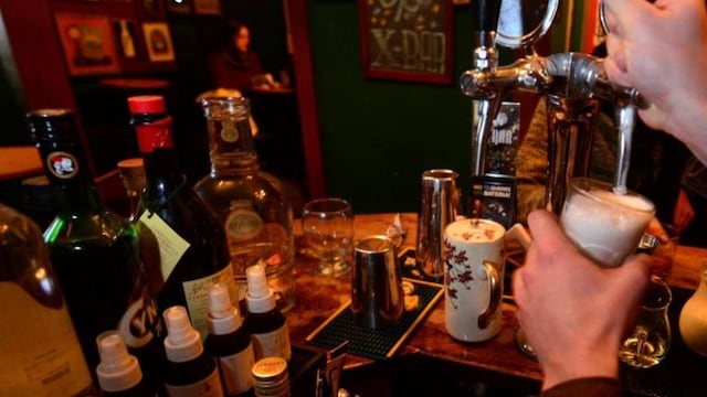 Desde el lunes 14, la permanencia en los bares está autorizada hasta las 3.