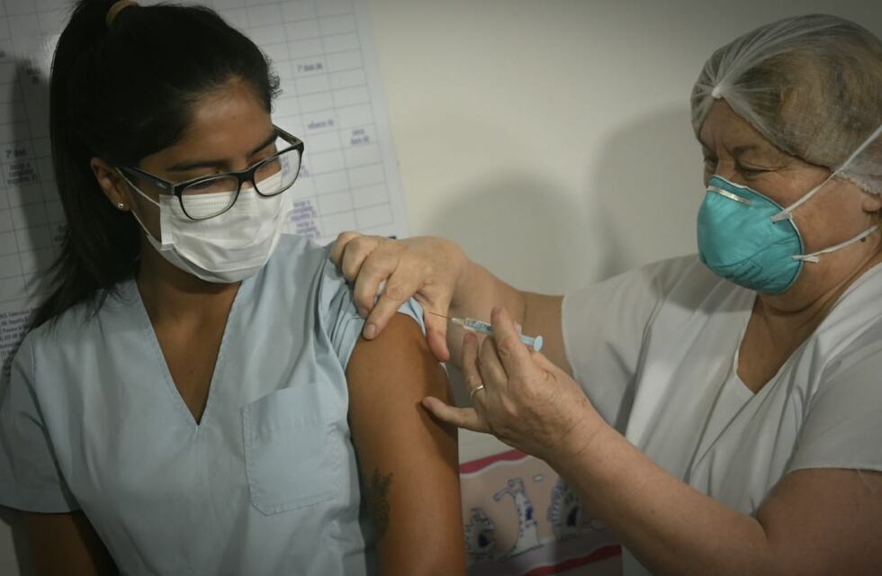 Gisel, hizo historia al ser la primera en recibir la vacuna rusa