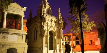 Robaron placas de cobre en el cementerio de la Ciudad de Mendoza
