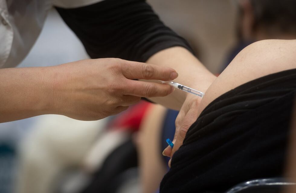 Vacunación contra el coronavirus: los países más poderosos desoyen a la OMS y darán dosis de refuerzo