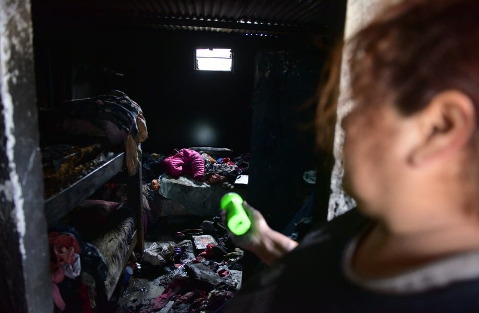 En fotos: se les incendió su casa en Córdoba, perdieron todo y necesitan ayuda