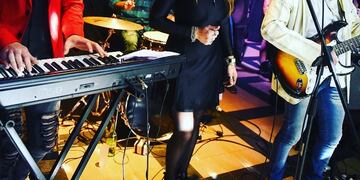 La banda de Pérez “Algo diferente” se presentará en los jardines de Villa Hortensia (Facebook Guillermo Anfossi)