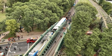 Así quedó la formación del tren San Martín que chocó contra una locomotora.