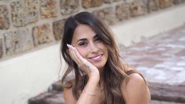 Antonela Roccuzzo protagonizó una sesión de fotos para una marca de ropa de yoga.