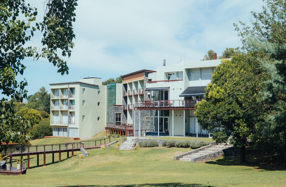 Cómo es el primer hotel de ciclismo y running de Argentina, que se encuentra en Córdoba