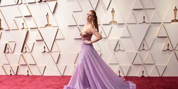 Jessica Chastain en la alfombra roja de los Premios Oscar 2022. (AP)