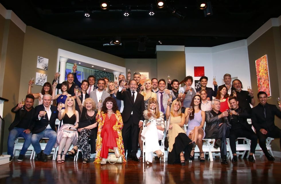 Artistas y Aldo Funes celebraron las futuras temporadas en Mar del Plata y Carlos Paz