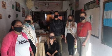 La comisión de reinas ofrece ayuda a comedores del departamento.