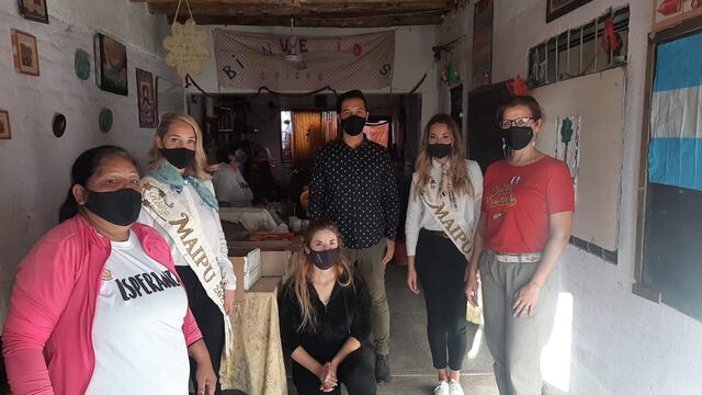 La comisión de reinas ofrece ayuda a comedores del departamento.