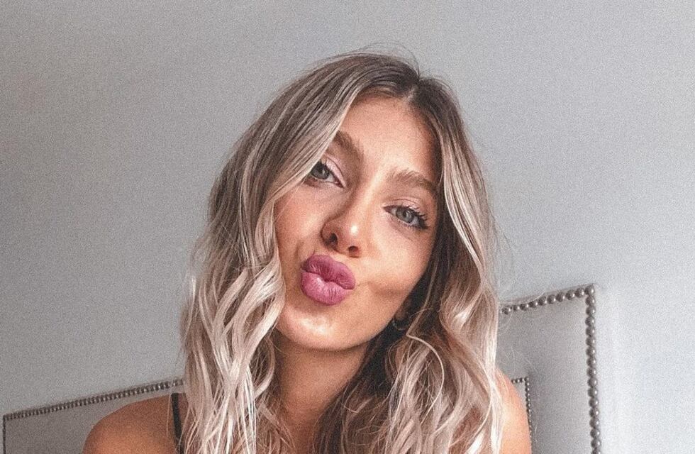 Vestido de red: Cande Ruggeri se la jugó con su look para “La Academia”