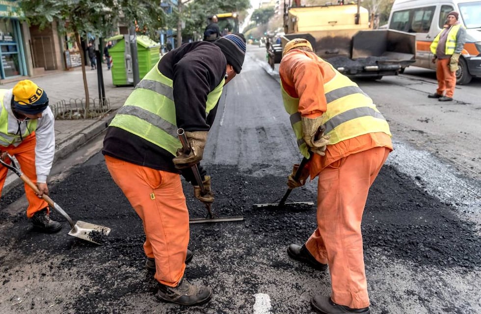 Lunes de caos: realizan cortes de tránsito en Rosario por repavimentación de calle Corrientes
