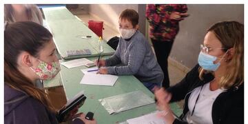 Entrega de más controles para alarmas comunitarias en La Cumbre. (Foto: Jorge Gainza / Municipalidad de La Cumbre).