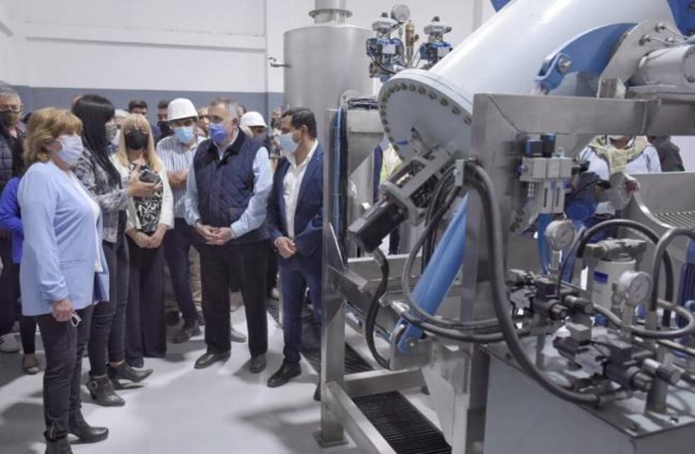 Simoca: Osvaldo Jaldo recorrió la fábrica de dulces