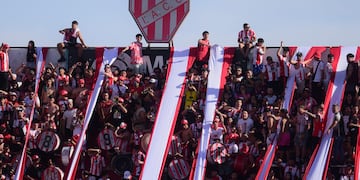 El Monumental de Alta Córdoba vuelve a la acción con el partido entre Instituto y Vélez. (José Gabriel Hernández y Javier Ferreyra / La Voz)