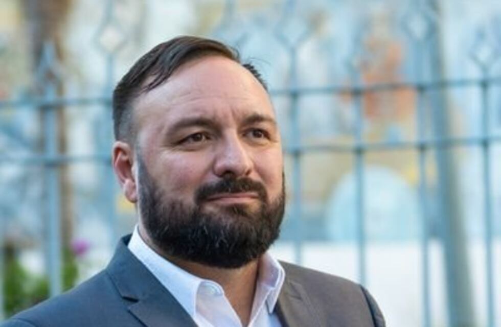 Un concejal peronista pidió “un terremoto y lluvia de lava” para Bahía Blanca tras la victoria de La Libertad Avanza y luego se disculpó