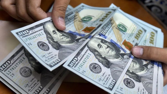 Cuántos dólares se pueden comprar en el banco.